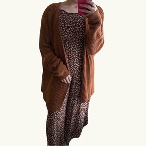 BURNT ORANGE CARDIGAN SWEATER
